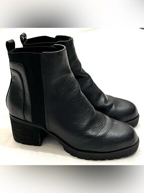 MIA Colten Women's Black Faux Leather Pull On Chunky Chelsea Ankle Heel Boots